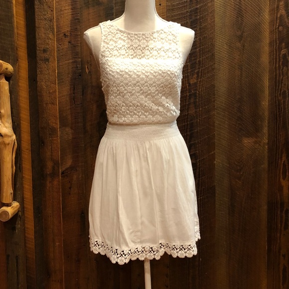 Hollister Dresses & Skirts - Hollister Cream Lined Lace Dress